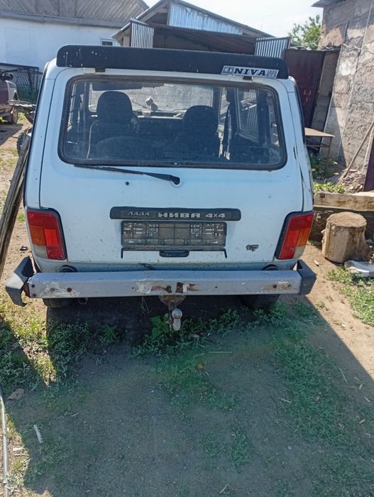 Продам ниву 5 дв