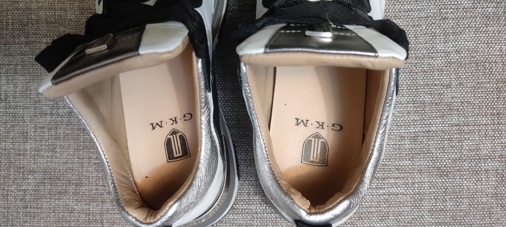 Женские кроссовки бренда G. K. Mayer. Размер 39.