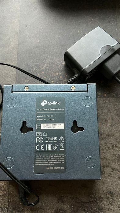 Switch TP-Link TL-SG105 – 5 porturi Gigabit, functioneaza perfect