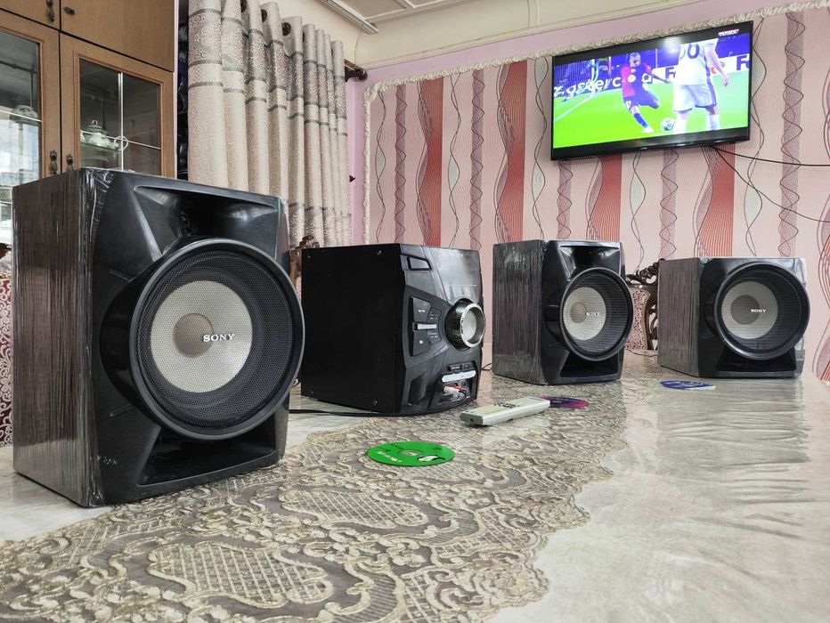 Sony 7900 watt usb fleshka disk aux radio hammasi 100% ishlaydi