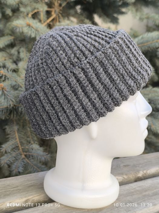 Мужская шапка вязаная