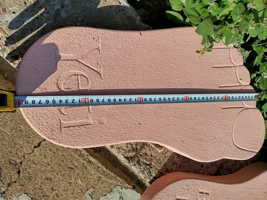 Продам декор для сада и огорода Лапки