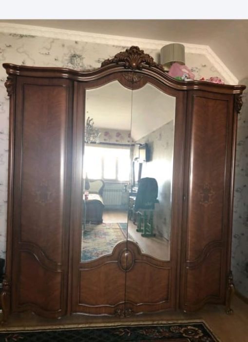 Спальный гарнитур