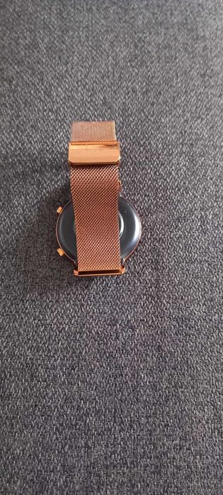 Смарт часовник HUAWEI – розово злато, мрежеста каишка