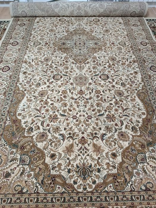 Срочно продается ковёр шелковый б/у  2*4