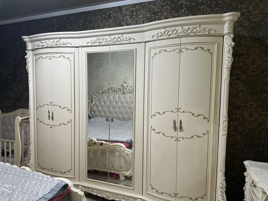 Классический спальный гарнитур в отличном состоянии