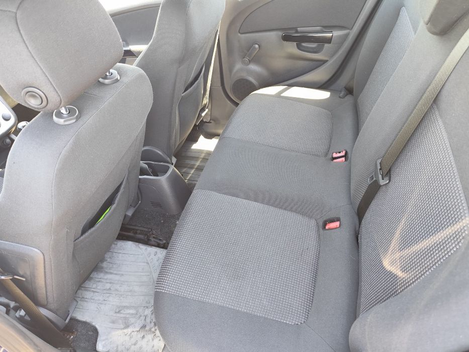 Opel Corsa. Motor 1,2 benzină. An 2009.