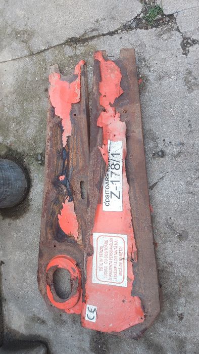Apărătoare cositoare rotativa 1,65 și turometru tractor u650,ceas apă, ulei