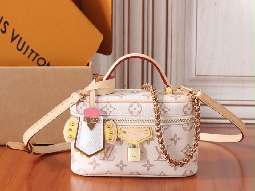 Louis Vuitton модел 2026