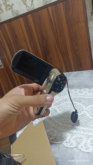 Foto vidyo tel sotladi zor aparat yengde karopka dakumenti bor