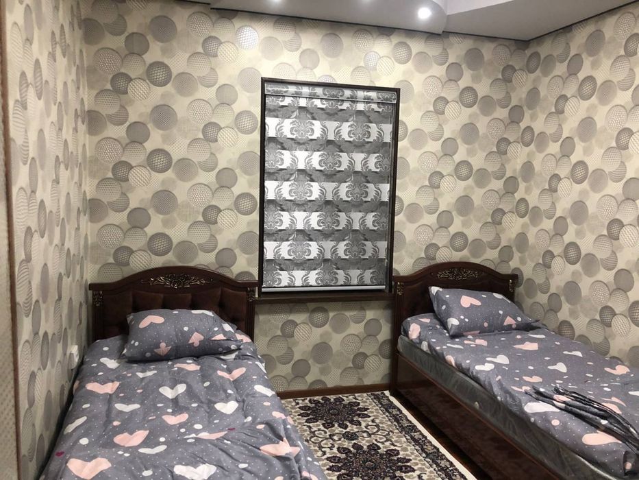 Oqtosh dacha BROKER 15 18 kishilik bez makler dacha oʻzimiki