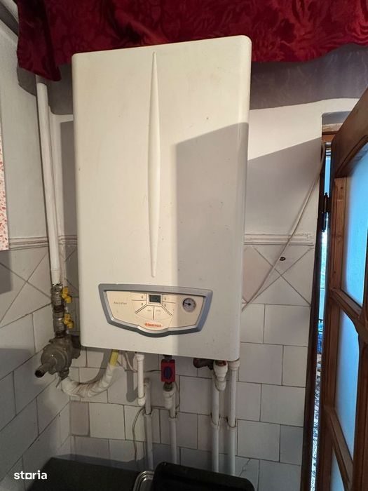 Etaj 2! Apartament 2 camere decomandat, zona Calarasi 4.