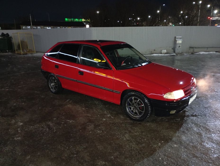 Продам Опель астра 1.8