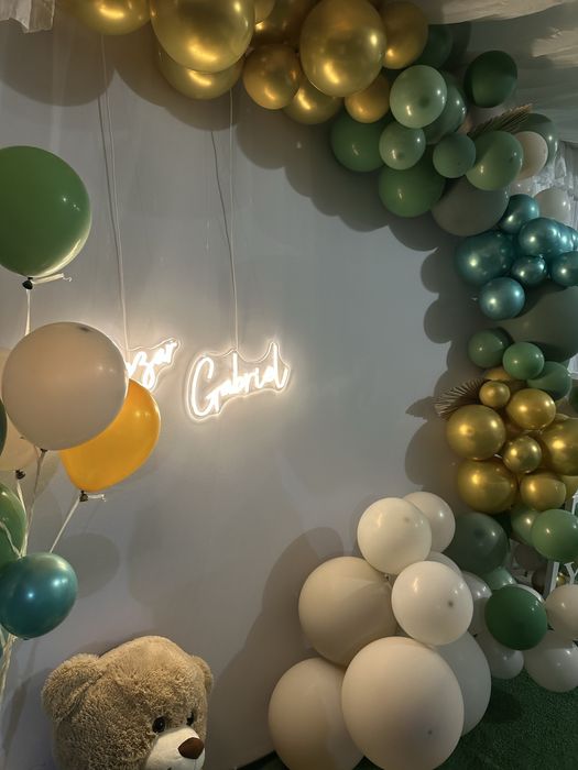 Închiriez decor floral pentru evenimente, mese, scaune, pavilioane