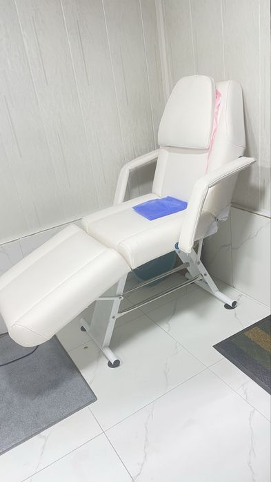 Кушетка для педикюра и лейшмейкера