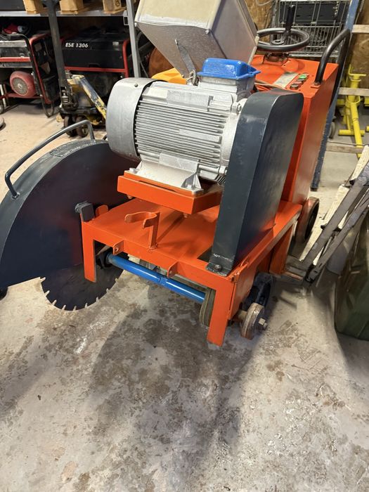 Inchiriez betoniera,picamer,compactor, drujba beton, debitator asfalt