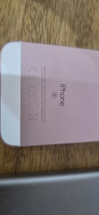 Iphone SE  работят  перфектно