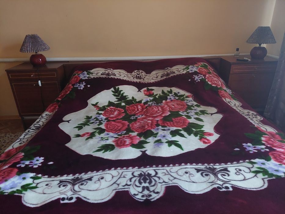 Продаётся спальный гарнитур