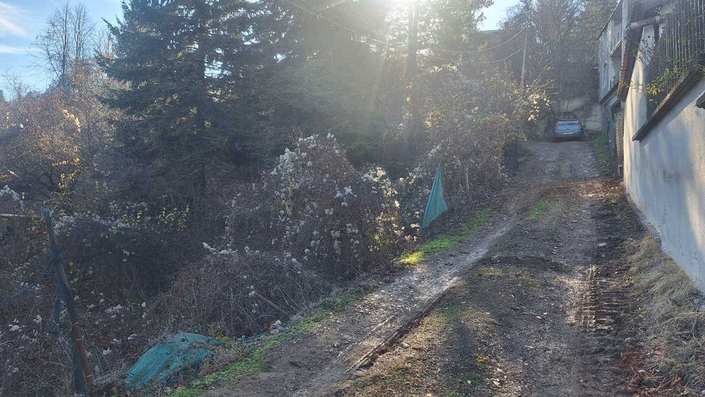 Незастроен имот във в.з. Косанин дол