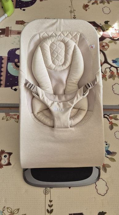 Шезлонг Ergobaby
