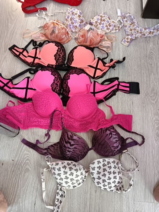 Сутиени и комплект