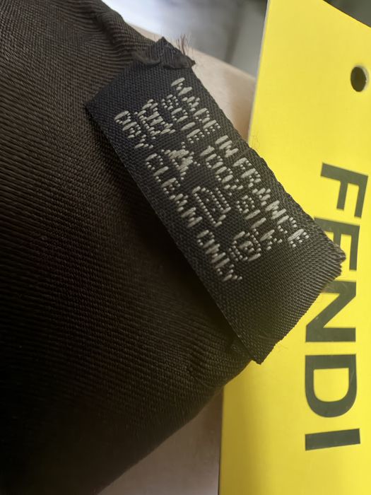 Платок FENDI оригиналь,сумочка .