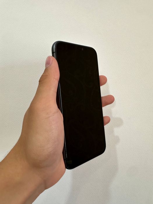 iPhone 11 (64 ГБ, АКБ - 77%).