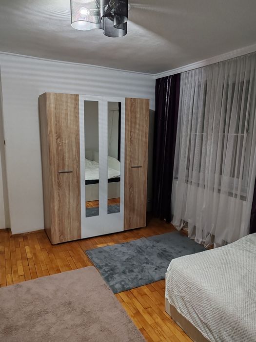 Închiriez garsoniera ultracentral