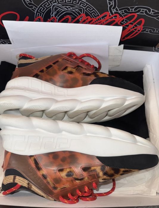 Versace chain reaction