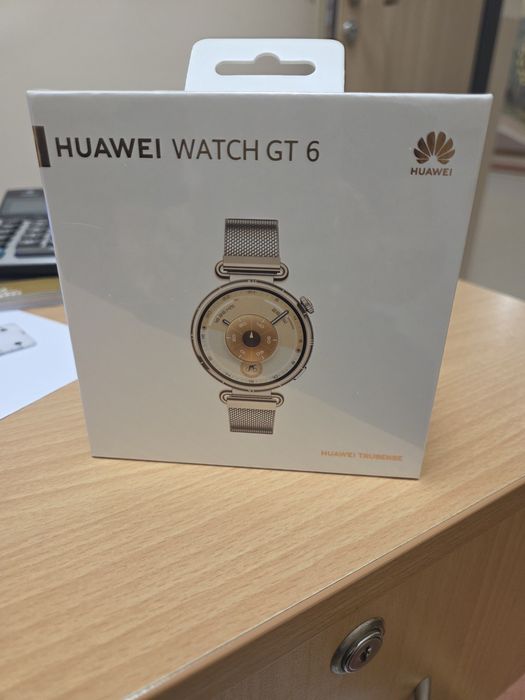 смарт часовникът Huawei Watch GT 6 в размер 41 мм,