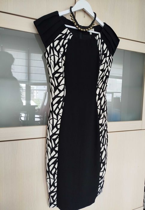 Стилна коктейлна рокля