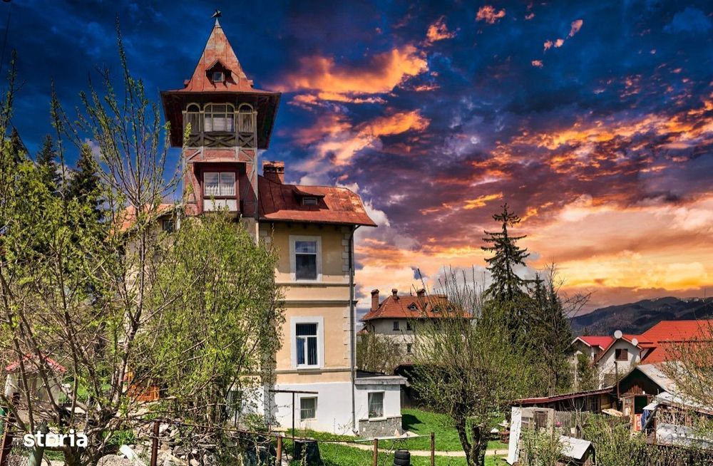 Apartament 5 camere pe doua niveluri în vila, Predeal, teren 750 mp