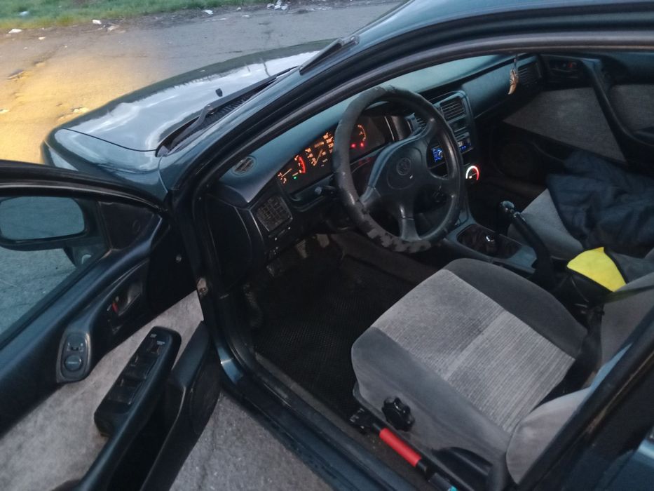 Автомобиль тоёта Карина е.