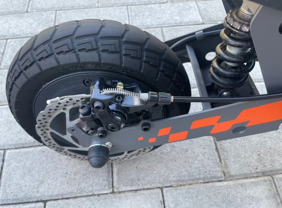 Vând trotineta  Kukirin g2