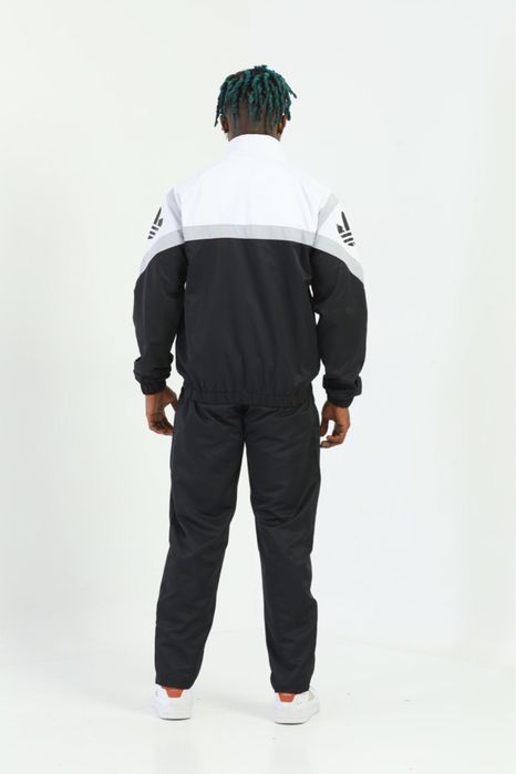 Спортивные костюмы Adidas