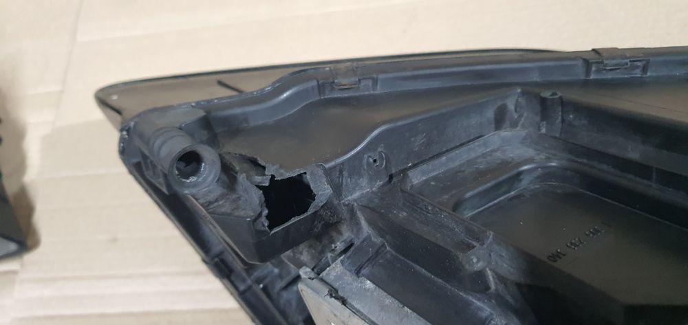 Faruri far bixenon stanga dreapta audi a4 b8 2008-2012