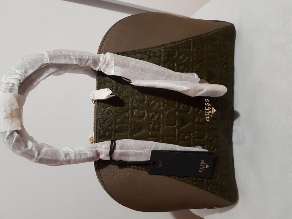 Оригинални Чанти Guess Luxe