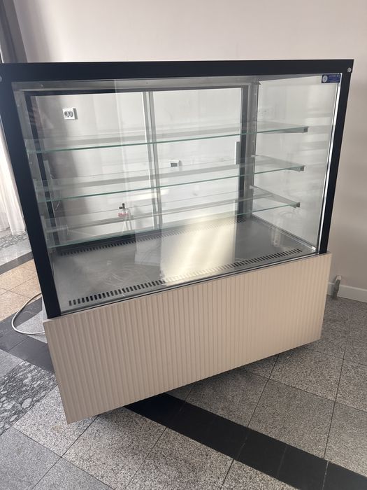 Продам витрину состояние отличное