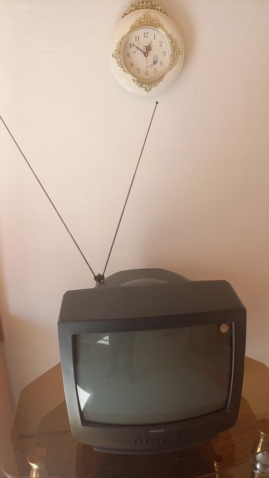 Продам телевизор Самсунг с тумбой