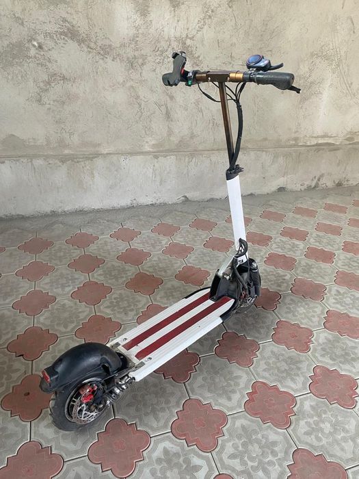 Электросамокат..