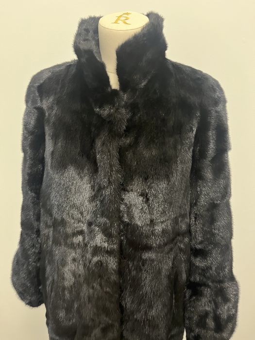 Продам норковую шубу