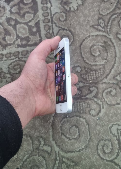Iphone 5 SE xolati yaxshi