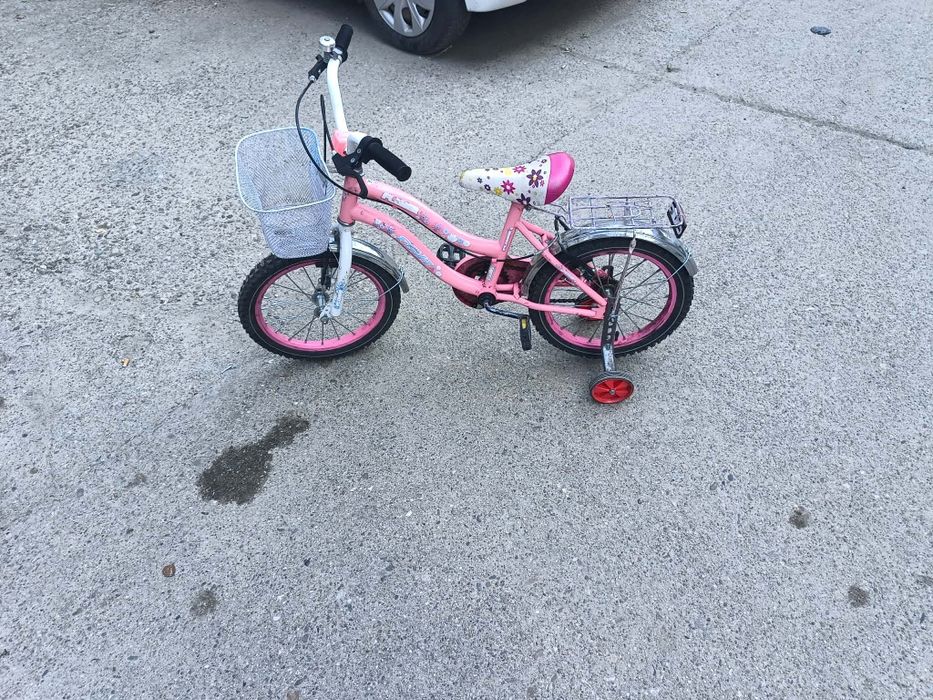 Vind bicicleta de fetițe