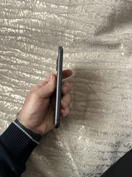 Айфон 11 в идеале все имеется