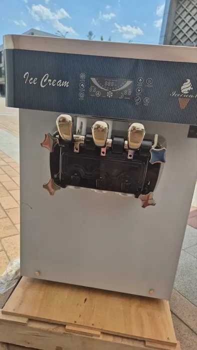 Нова сладолед машина нощно и предварително охлаждане 3 вкуса 28л/ч