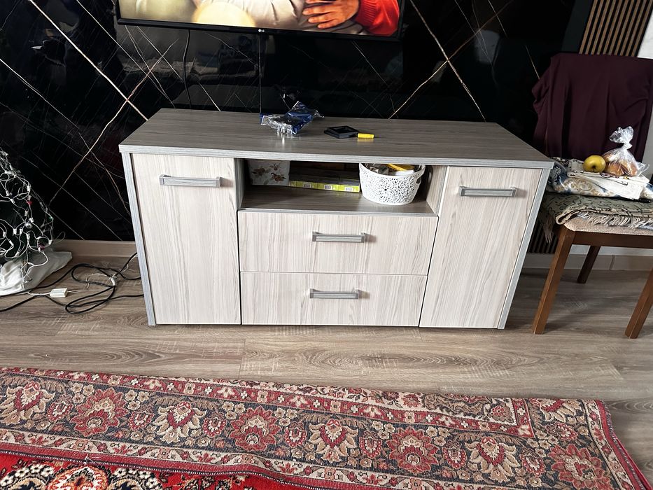 Продам тумбу под телевизор