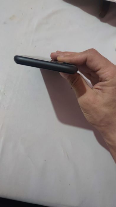 iPhone 11/128 сатылады