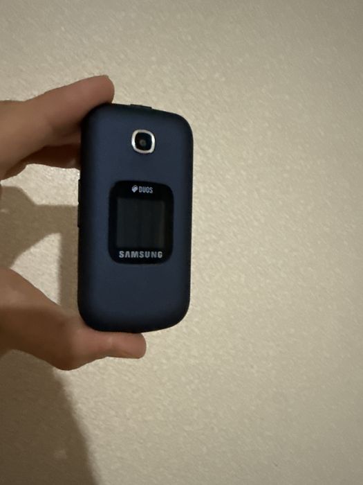 Samsung Gusto 3  Ishlatishga va olib yurishga qulay