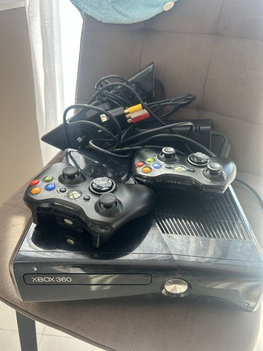 Продам X BOX 360