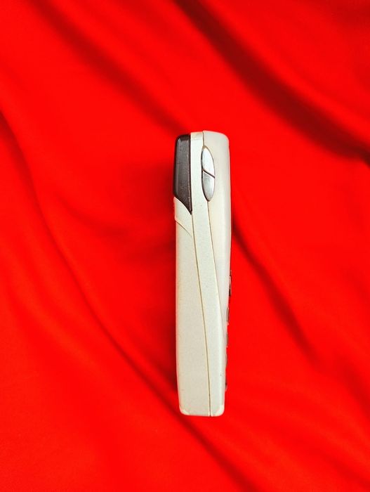 Nokia 8310 + cutie și accesorii ( decodat, baterie Nou nouță)